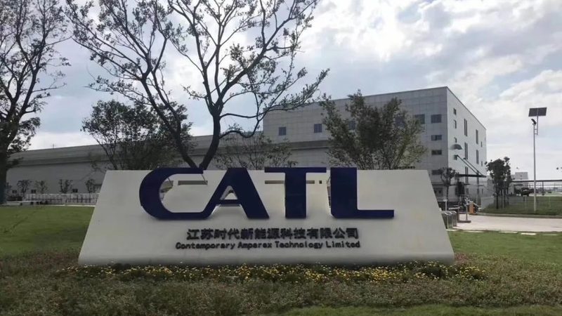 在开始安装家用光伏组件之前，首先要确保所有准备工作都已完成。这包括：